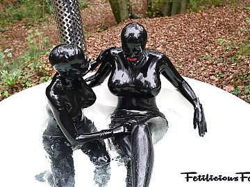 The hot tub in full heavy rubber 